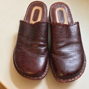 Born Leather Clogs Size 9